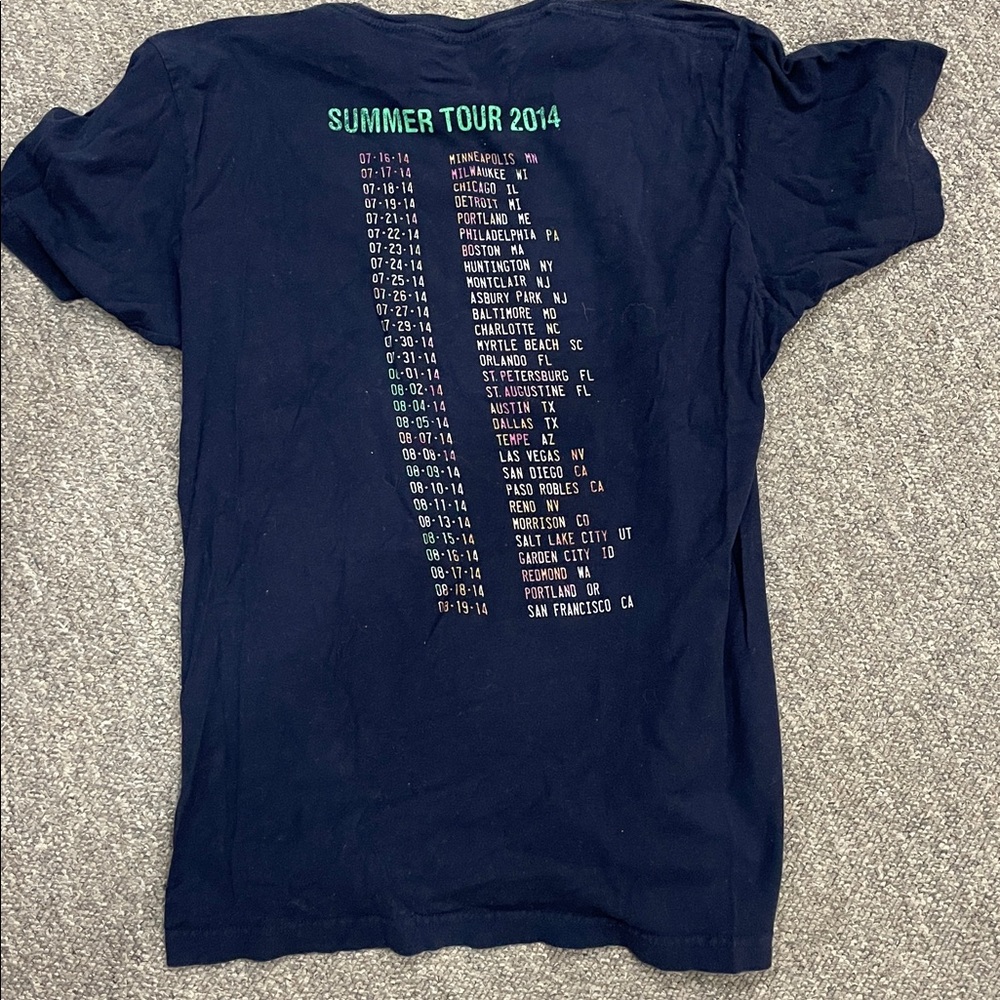 Men’s Size Small Pepper 2014 Concert T-Shirt - Picture 2 of 2